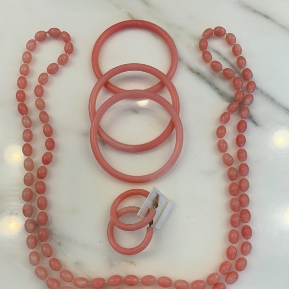 Barbiecore Pink Lucite jewelry set - Picture 2 of 2